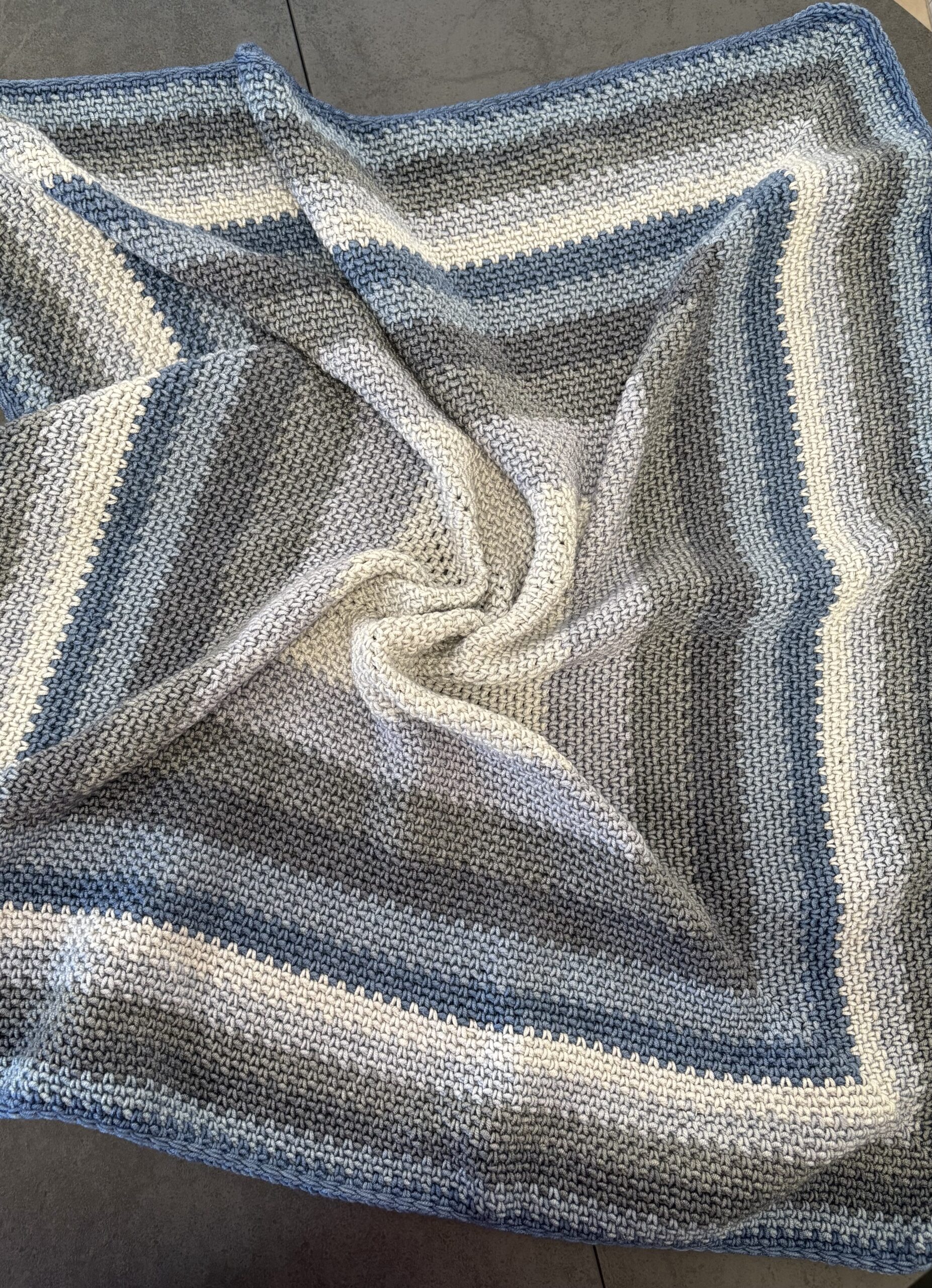 Copertina neonato a uncinetto - immagine 3