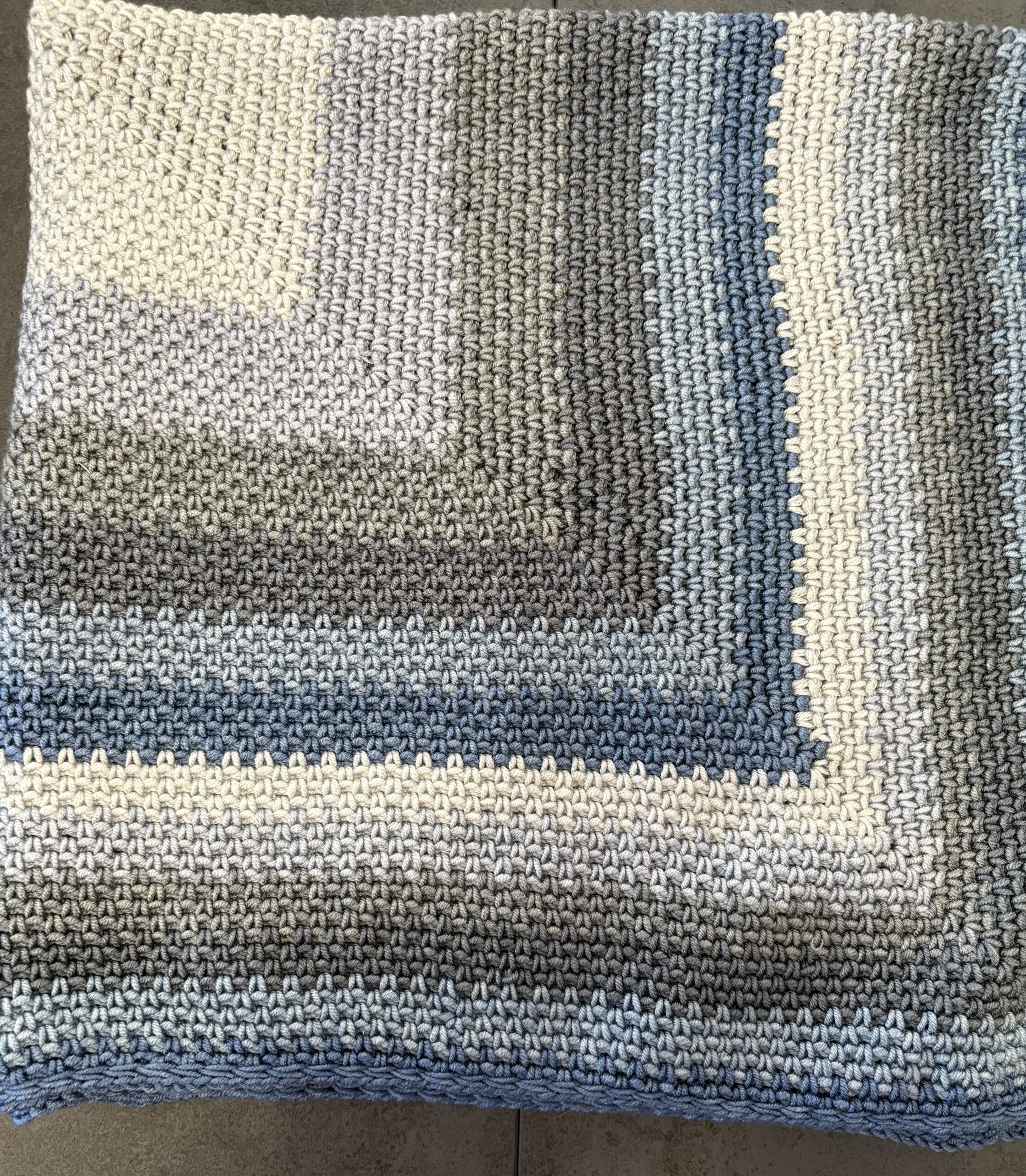 Copertina neonato a uncinetto - immagine 4