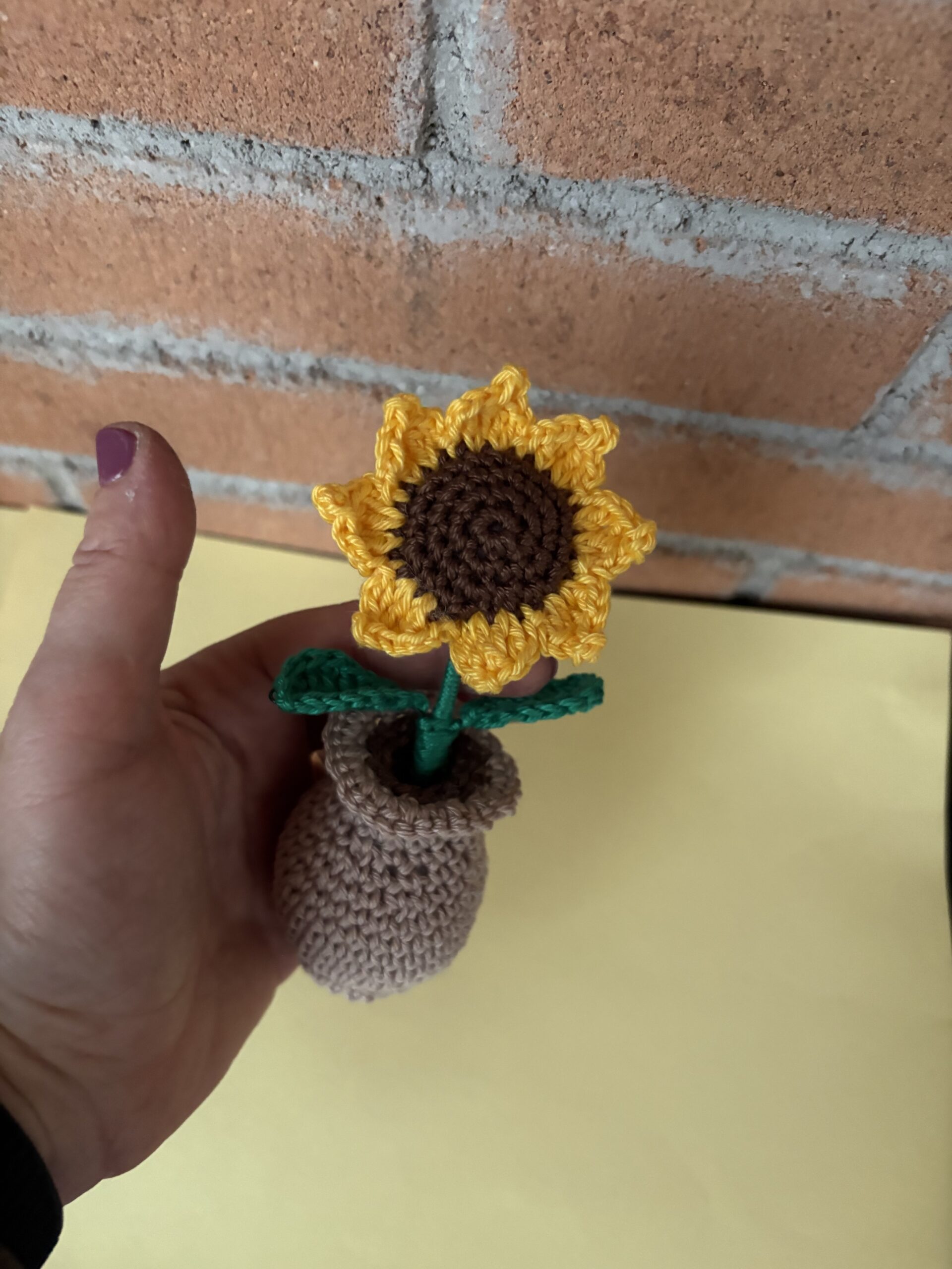 🧲 Mini Girasoli con magnete – fatti a mano all’uncinetto - immagine 3