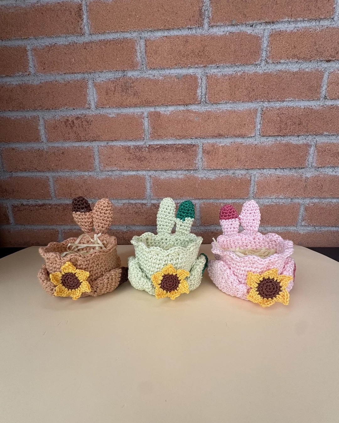 Coniglietti porta ovetti pasquali all’uncinetto 🐰🌻 - immagine 3