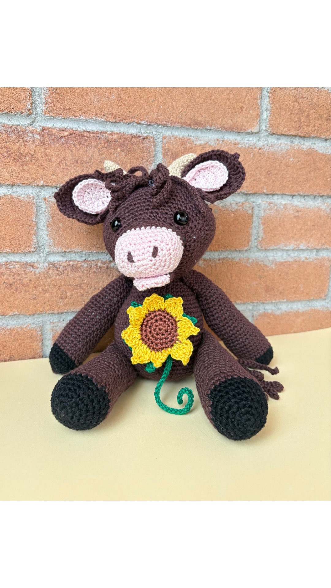 Marysol – Mucca amigrumi con girasole 🌻